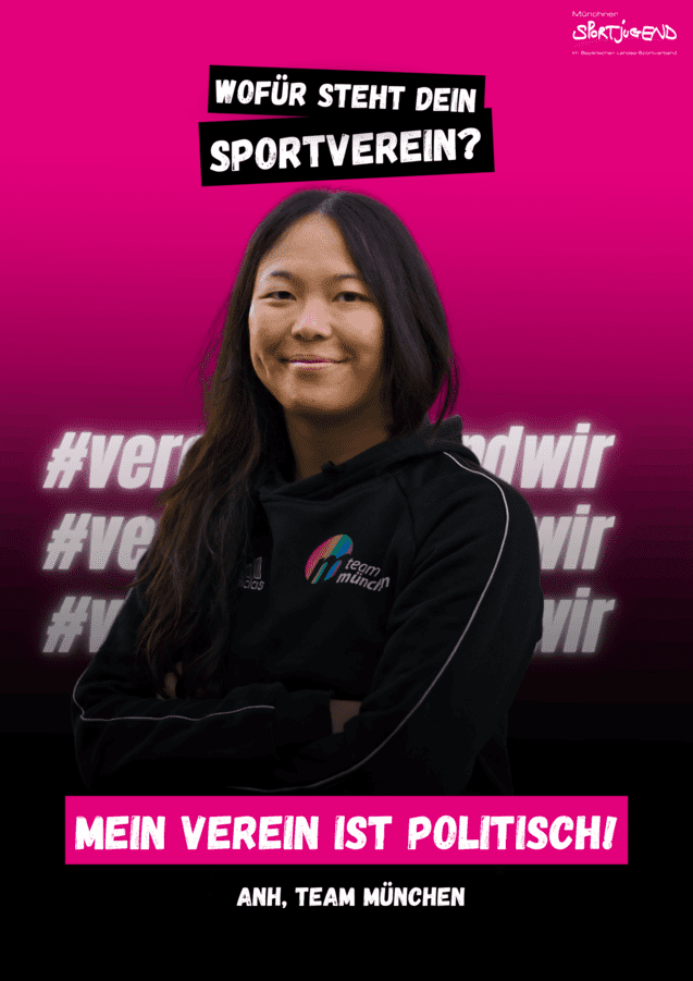 Porträt einer Frau mit langen Haaren, in Sportkleidung mit der Aufschrift "team münchen", vor einem pinken Hintergrund.